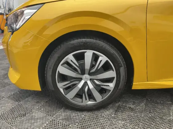 PEUGEOT 208 BUSINESS R II - voiture d'occasion - Photo 19