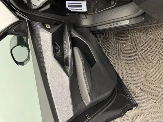 PEUGEOT 3008 ELECTRIQUE III - voiture d'occasion - Photo 14