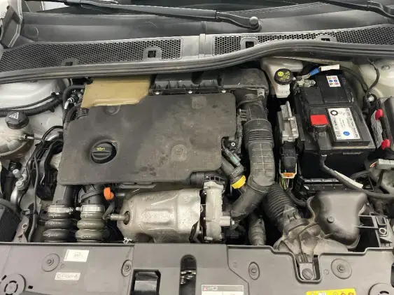 PEUGEOT 208 II - voiture d'occasion - Photo 20