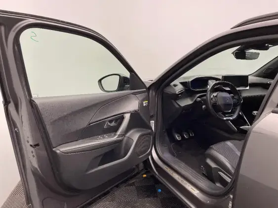 PEUGEOT 2008 II - voiture d'occasion - Photo 17