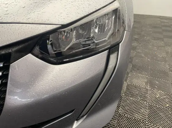 PEUGEOT 208 BUSINESS R II - voiture d'occasion - Photo 19