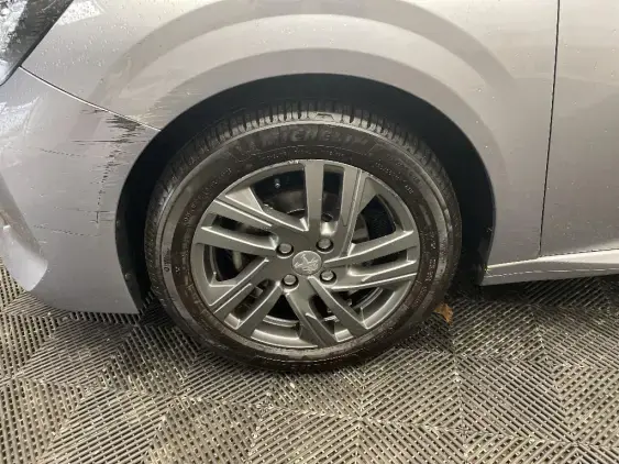 PEUGEOT 208 BUSINESS R II - voiture d'occasion - Photo 20