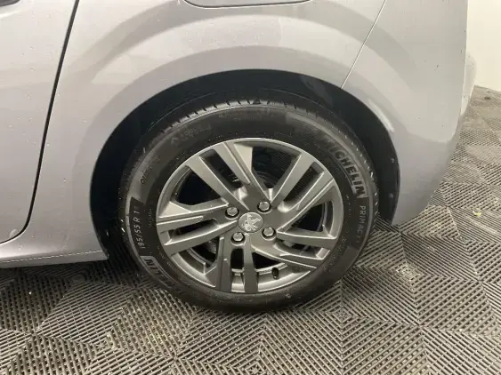 PEUGEOT 208 BUSINESS R II - voiture d'occasion - Photo 21