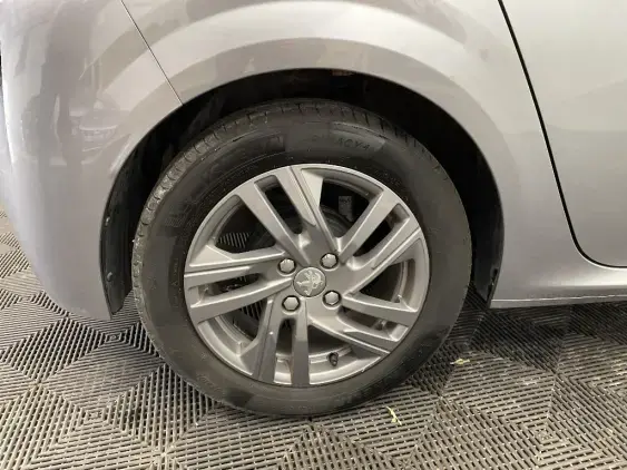 PEUGEOT 208 BUSINESS R II - voiture d'occasion - Photo 22