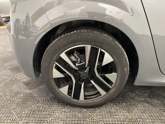 PEUGEOT 208 II - voiture d'occasion - Photo 22