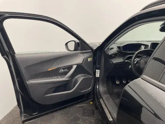 PEUGEOT 2008 II - voiture d'occasion - Photo 17