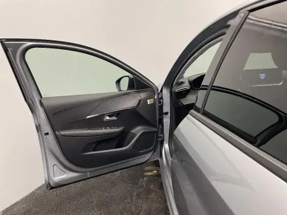 PEUGEOT 208 II - voiture d'occasion - Photo 19