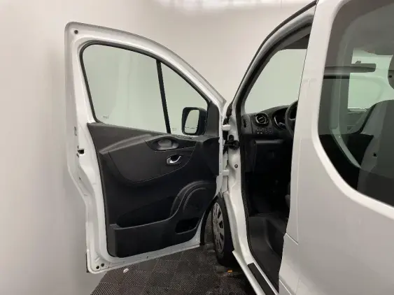 RENAULT TRAFIC III - voiture d'occasion - Photo 15