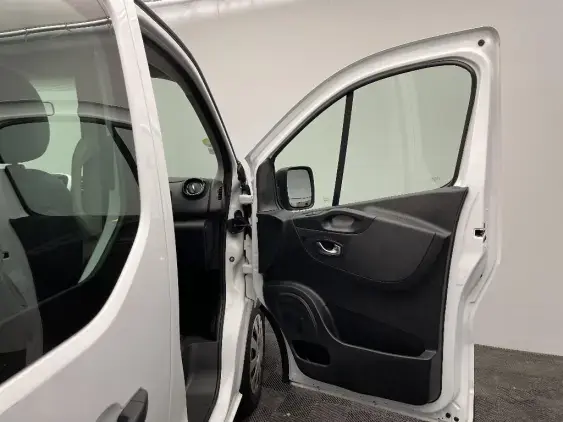 RENAULT TRAFIC III - voiture d'occasion - Photo 16