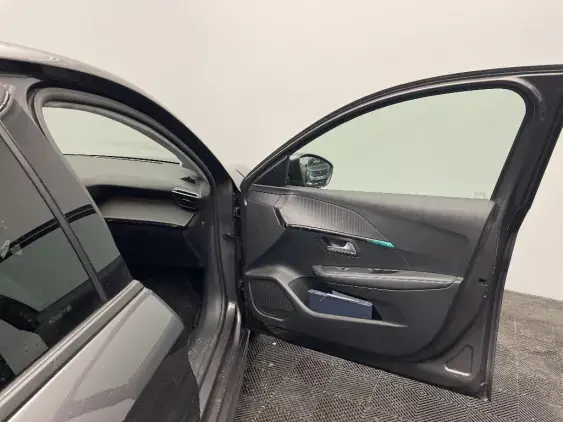 PEUGEOT 208 BUSINESS R II - voiture d'occasion - Photo 17