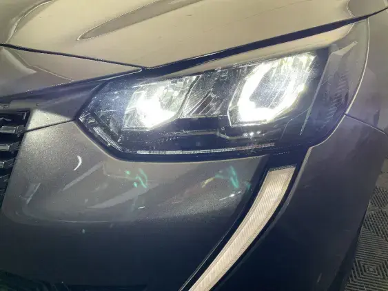 PEUGEOT 208 BUSINESS R II - voiture d'occasion - Photo 18