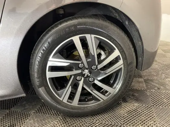 PEUGEOT 208 BUSINESS R II - voiture d'occasion - Photo 20