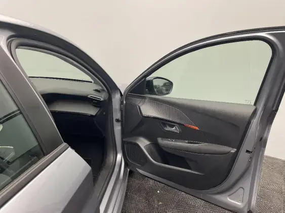 PEUGEOT 208 II - voiture d'occasion - Photo 17