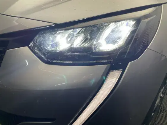 PEUGEOT 208 II - voiture d'occasion - Photo 18