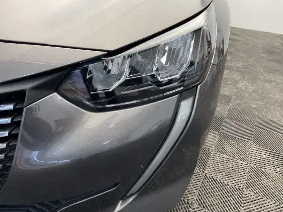 PEUGEOT 208 II - voiture d'occasion - Photo 17