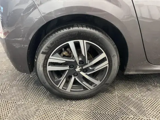 PEUGEOT 208 II - voiture d'occasion - Photo 20