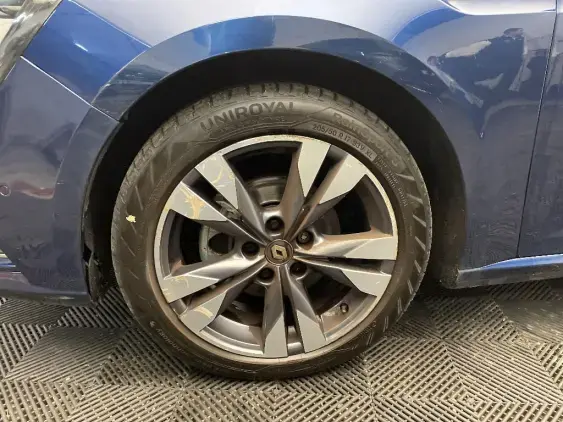 RENAULT MEGANE IV - voiture d'occasion - Photo 20