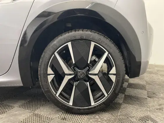 PEUGEOT 208 II - voiture d'occasion - Photo 22