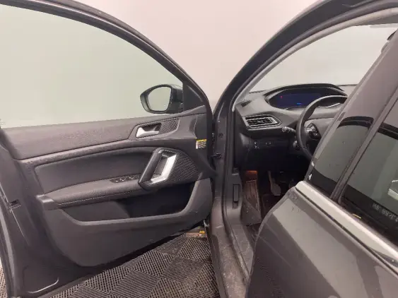 PEUGEOT 308 II - voiture d'occasion - Photo 19