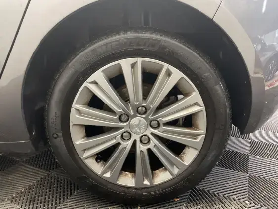 PEUGEOT 308 II - voiture d'occasion - Photo 23