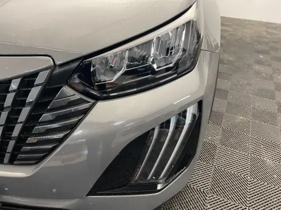 PEUGEOT 2008 II - voiture d'occasion - Photo 19