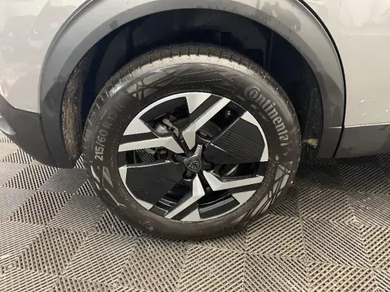 PEUGEOT 2008 II - voiture d'occasion - Photo 22