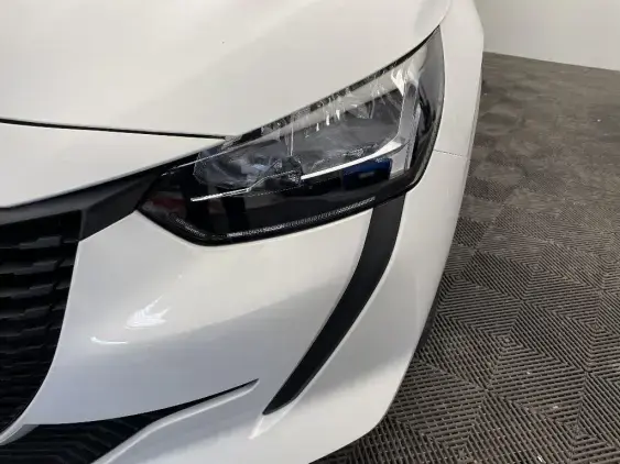 PEUGEOT 208 II - voiture d'occasion - Photo 17