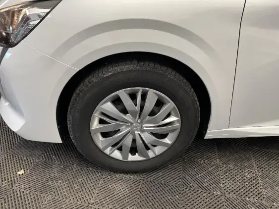 PEUGEOT 208 II - voiture d'occasion - Photo 17