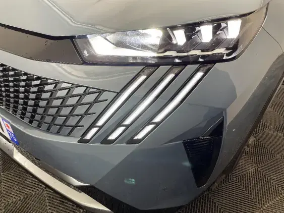 PEUGEOT 5008 ELECTRIQUE III - voiture d'occasion - Photo 21