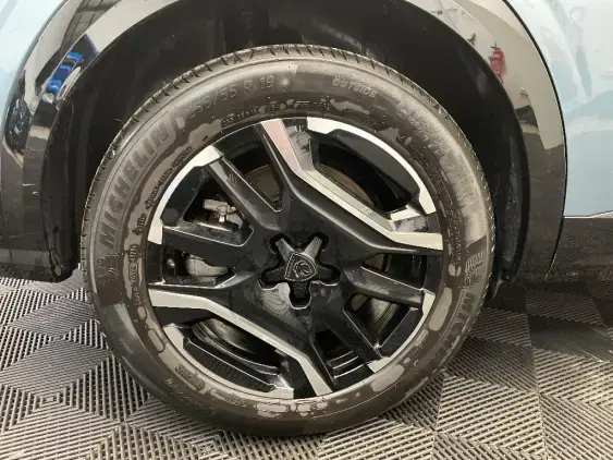 PEUGEOT 5008 ELECTRIQUE III - voiture d'occasion - Photo 24