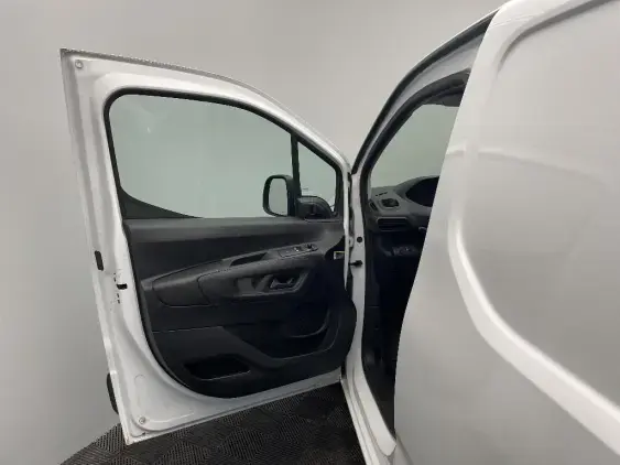 PEUGEOT PARTNER III - voiture d'occasion - Photo 16