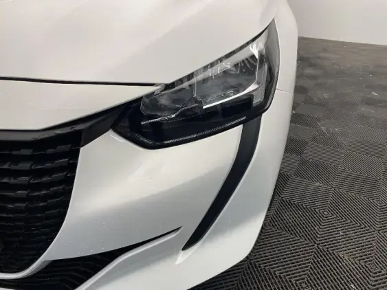 PEUGEOT 208 II - voiture d'occasion - Photo 17