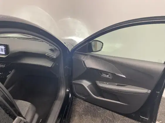 PEUGEOT 208 II - voiture d'occasion - Photo 17