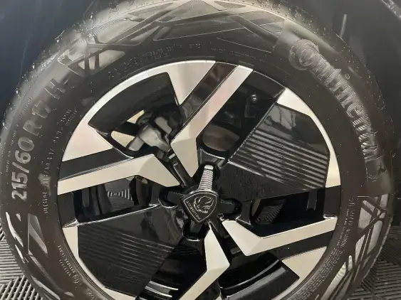 PEUGEOT 2008 II - voiture d'occasion - Photo 22