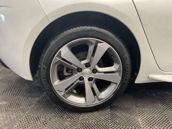 PEUGEOT 308 II - voiture d'occasion - Photo 22