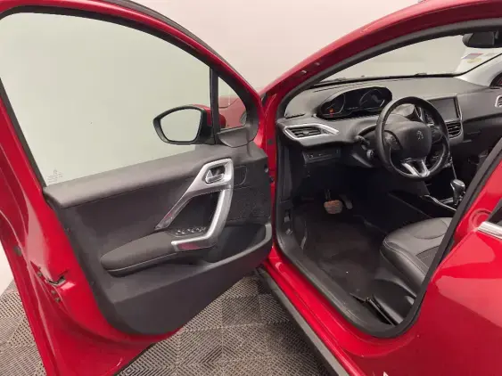 PEUGEOT 2008 - voiture d'occasion - Photo 18