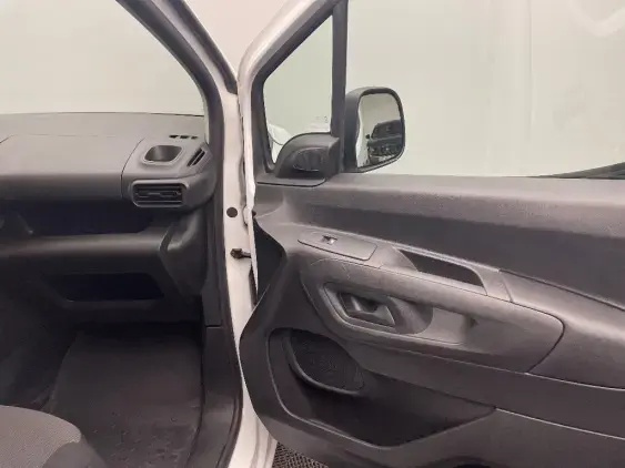 PEUGEOT PARTNER III - voiture d'occasion - Photo 19