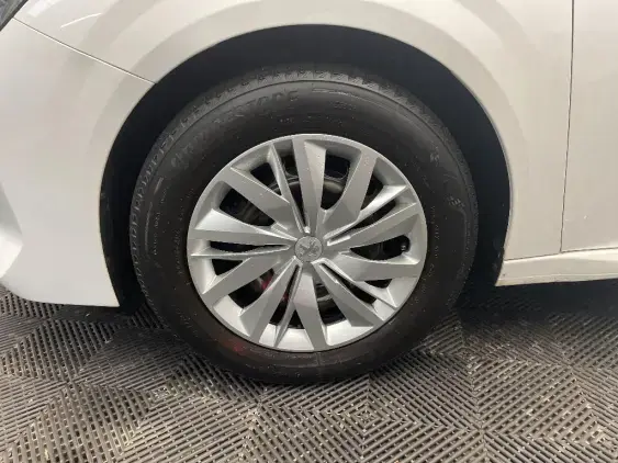 PEUGEOT 208 II - voiture d'occasion - Photo 17