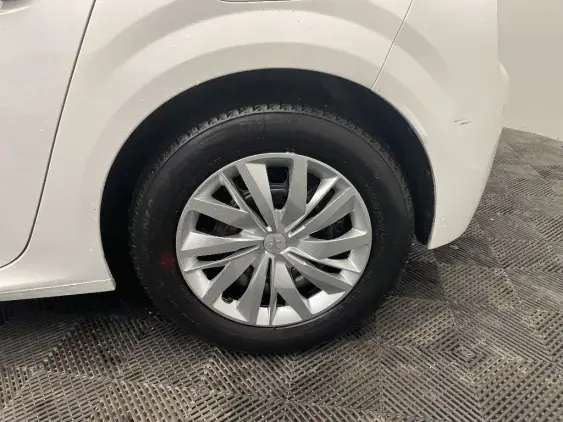 PEUGEOT 208 II - voiture d'occasion - Photo 18