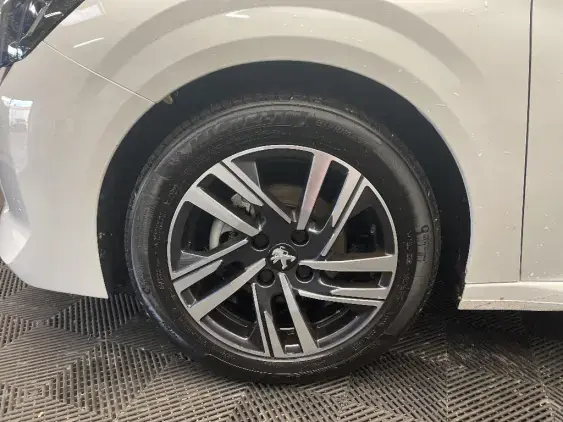 PEUGEOT 208 BUSINESS R II - voiture d'occasion - Photo 20