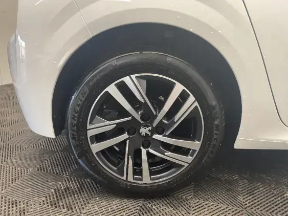 PEUGEOT 208 BUSINESS R II - voiture d'occasion - Photo 22