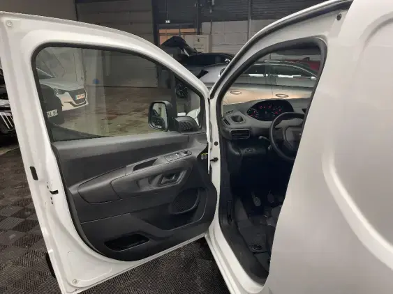 PEUGEOT PARTNER III - voiture d'occasion - Photo 19