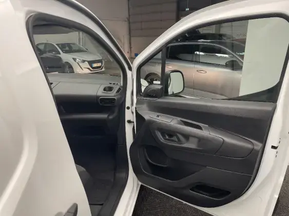 PEUGEOT PARTNER III - voiture d'occasion - Photo 20