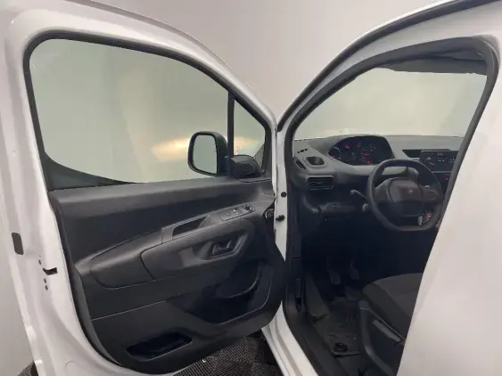 PEUGEOT PARTNER III - voiture d'occasion - Photo 16