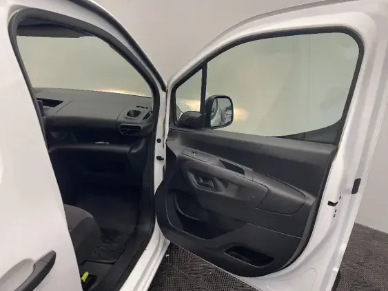 PEUGEOT PARTNER III - voiture d'occasion - Photo 17