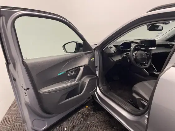 PEUGEOT 2008 II - voiture d'occasion - Photo 17