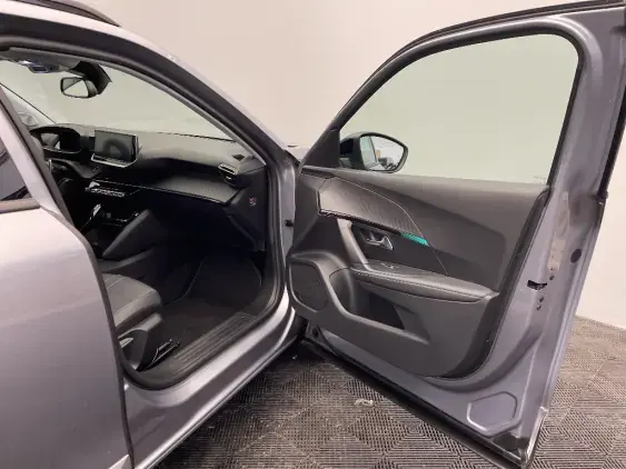 PEUGEOT 2008 II - voiture d'occasion - Photo 18