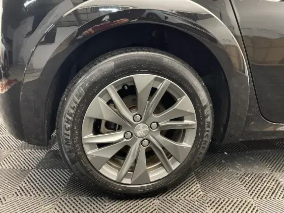 PEUGEOT 208 ELECTRIQUE II - voiture d'occasion - Photo 22