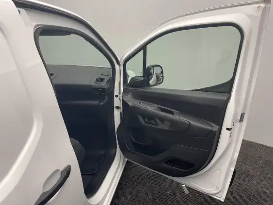 PEUGEOT PARTNER III - voiture d'occasion - Photo 15