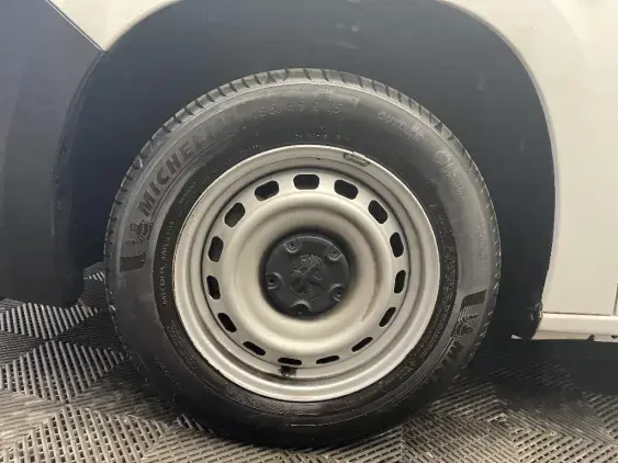 PEUGEOT PARTNER III - voiture d'occasion - Photo 18